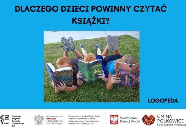 troje dzieci leżą na trawie i czytają książki u góry napis dlaczego dzieci powinny czytać książki