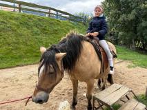 Uczniowie podczas wycieczki do Karpacza