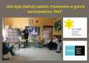 uczniowie ogladaja film o powstaniu w getcie warszawskim